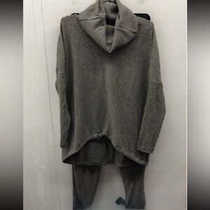 NWT Live Well Cozy Gray Cowl Neck Lounge Set.  Size M